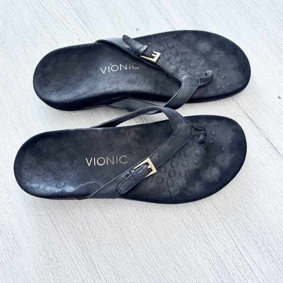 VIONIC Women’s Black Leather KELBY Buckle Toe Post Sandals Orthoheel Tech Size 7 - Picture 2 of 12